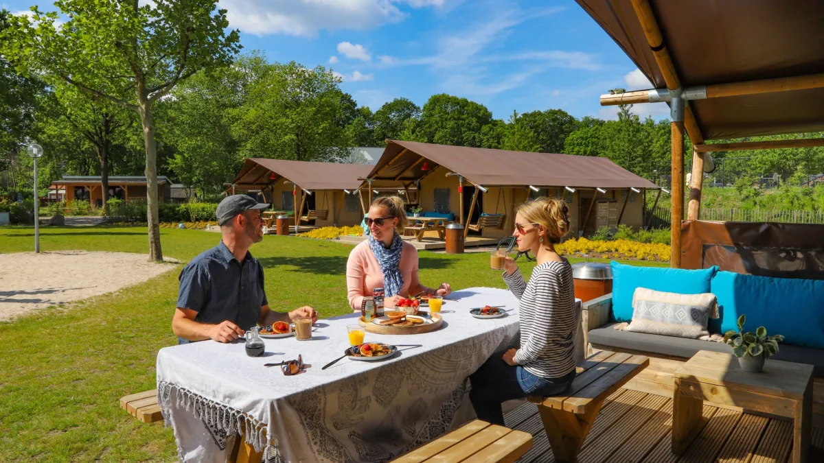 Ter Spegelt Fun Lodge YALA HR 48