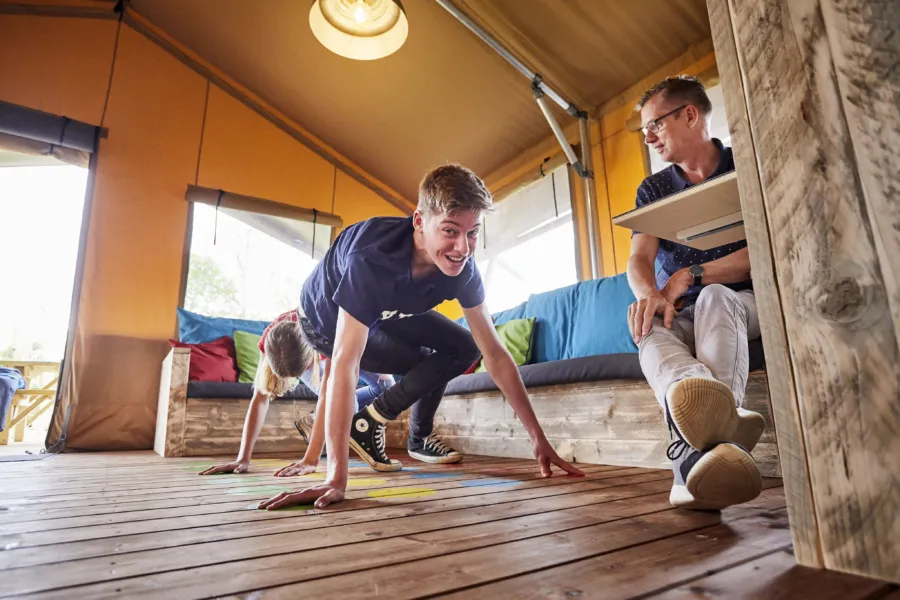 TerSpegelt Jongen twister FunLodge