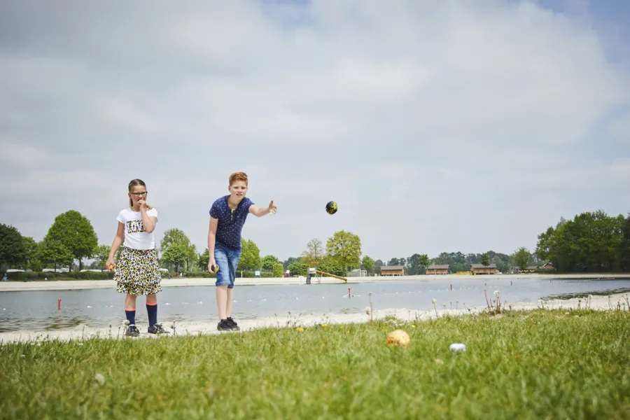 Ter Spegelt Kinderen Crossboccia bij recreatieplas HR