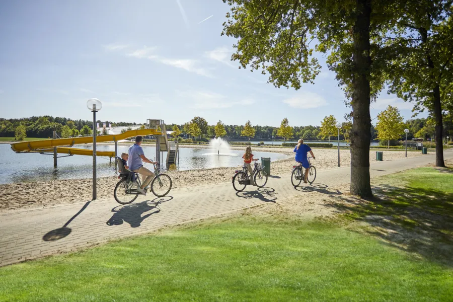 Ter Spegelt fietsen zwemplas gezin HR