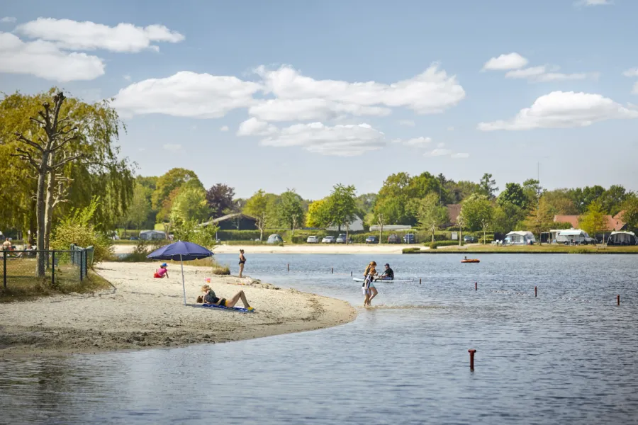 Recreatieplas zwemmen zon HR